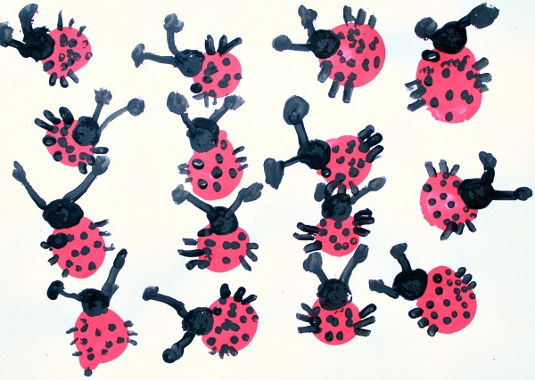 Preschool Ladybug Art-Painting without paint brushes